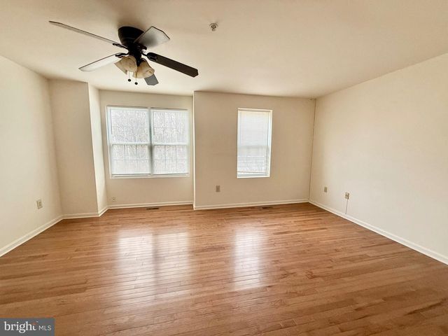 10128 REPRISE DR, Rockville, MD 20850