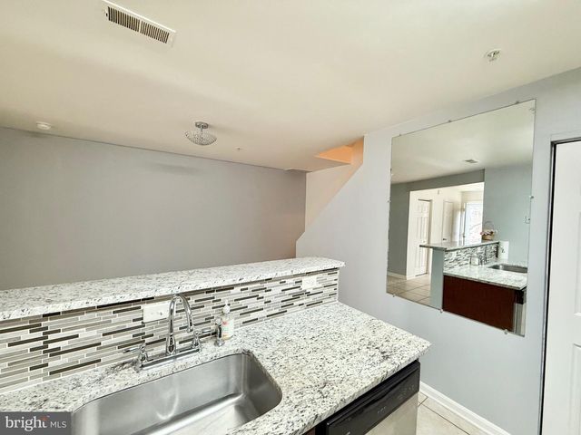 10128 REPRISE DR, Rockville, MD 20850