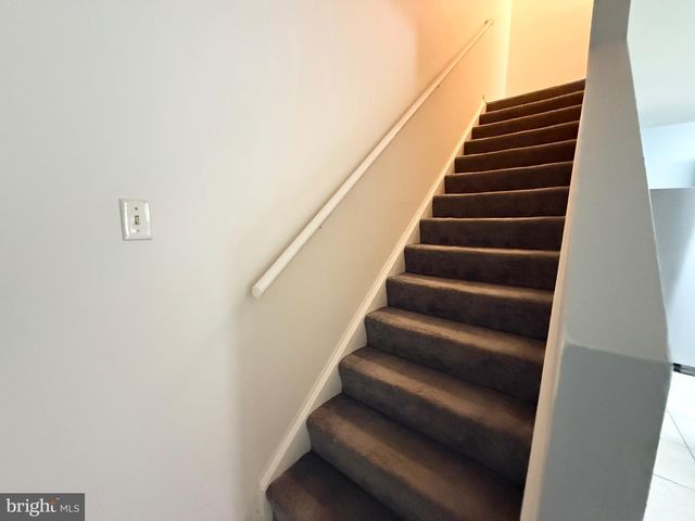 10128 REPRISE DR, Rockville, MD 20850