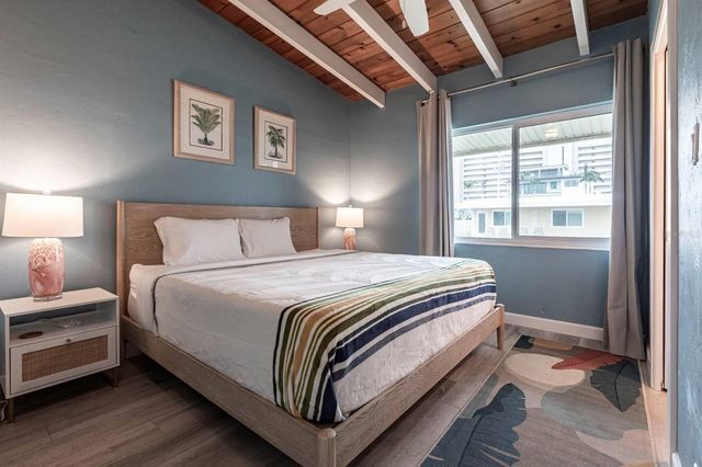 6006 MIDNIGHT PASS ROAD 44, Sarasota, FL 34242