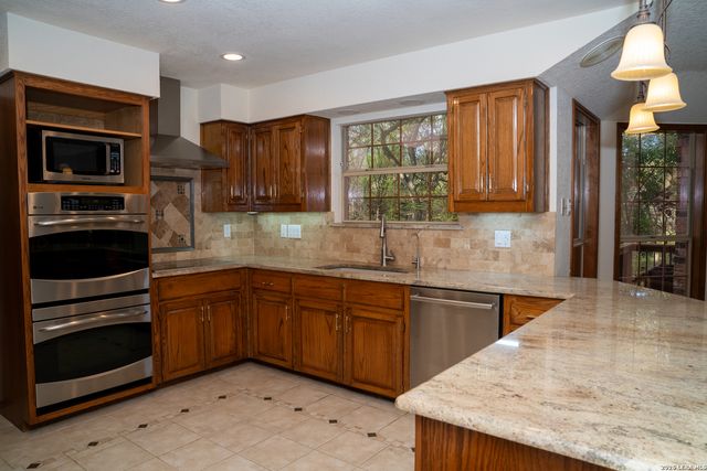 2941 Bent Tree, Schertz, TX 78154