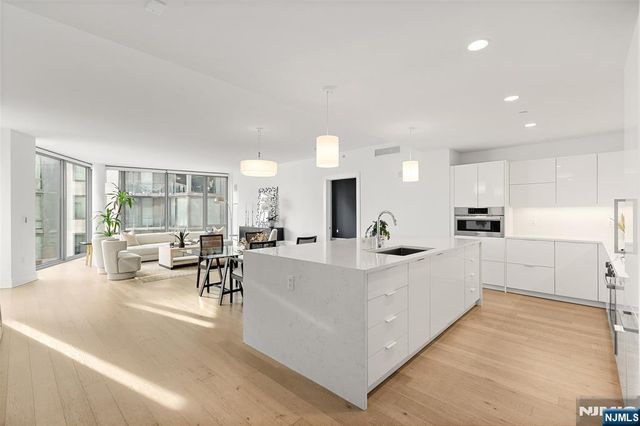 9 Ave At Port Imperial 0911, West New York, NJ 07093