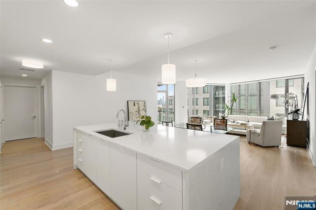 9 Ave At Port Imperial 0911, West New York, NJ 07093