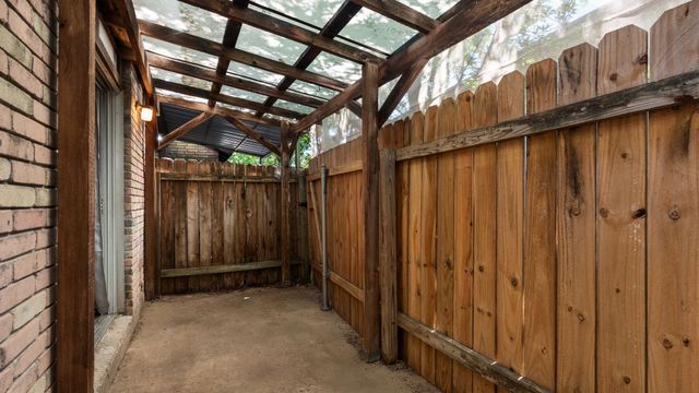 7409 Shadow Hill DR 113, Austin, TX 78731
