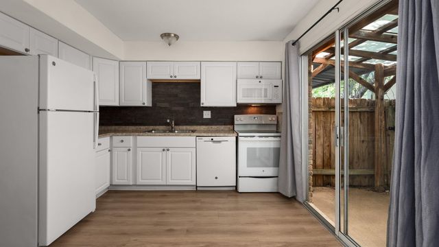 7409 Shadow Hill DR 113, Austin, TX 78731