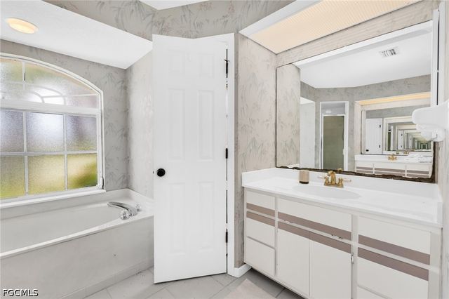 1352 Pine Siskin DR, Punta Gorda, FL 33950