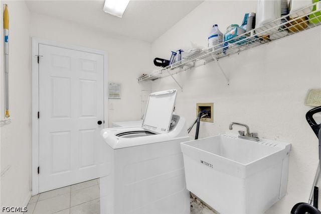 1352 Pine Siskin DR, Punta Gorda, FL 33950
