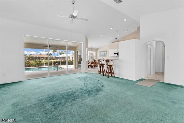 1352 Pine Siskin DR, Punta Gorda, FL 33950
