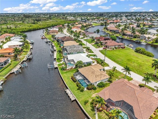 1352 Pine Siskin DR, Punta Gorda, FL 33950