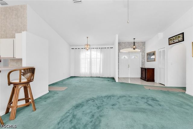 1352 Pine Siskin DR, Punta Gorda, FL 33950