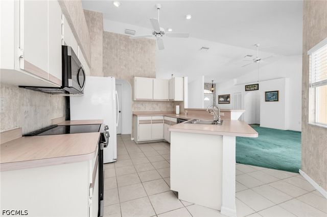 1352 Pine Siskin DR, Punta Gorda, FL 33950
