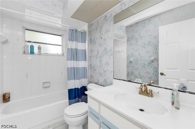 1352 Pine Siskin DR, Punta Gorda, FL 33950