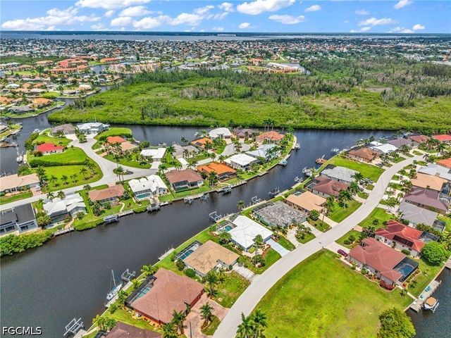 1352 Pine Siskin DR, Punta Gorda, FL 33950
