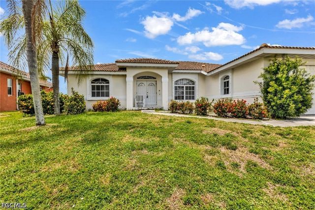 1352 Pine Siskin DR, Punta Gorda, FL 33950