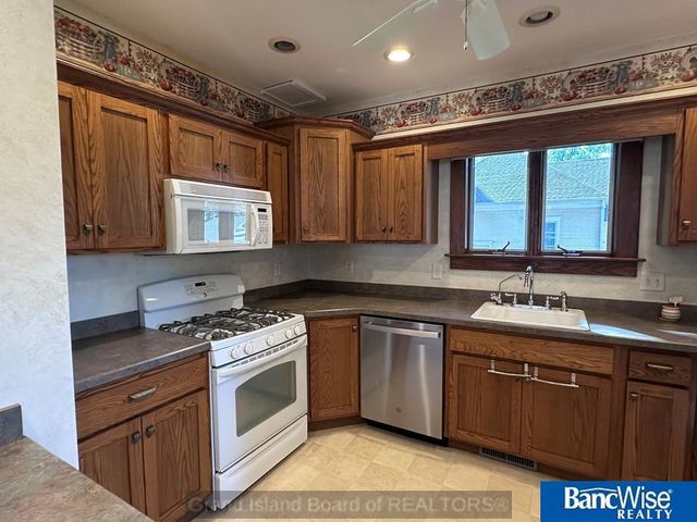 709 N Street, Aurora, NE 68818