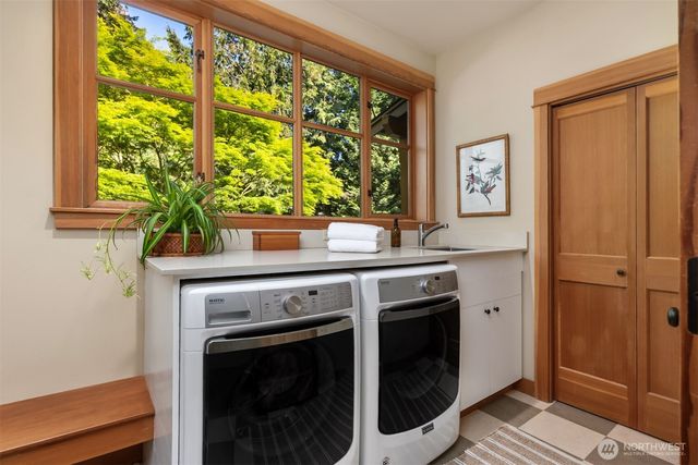 13223 NE Cambridge Crest Way, Bainbridge Island, WA 98110