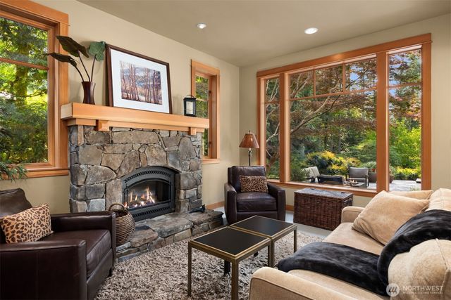 13223 NE Cambridge Crest Way, Bainbridge Island, WA 98110