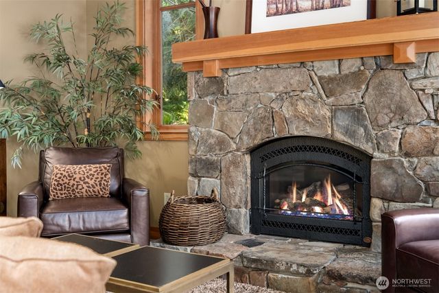 13223 NE Cambridge Crest Way, Bainbridge Island, WA 98110