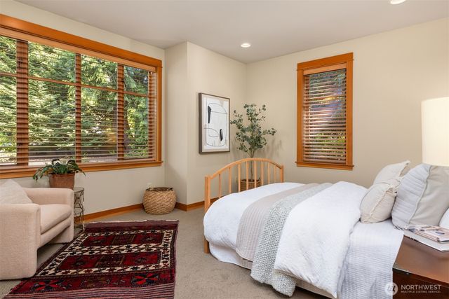 13223 NE Cambridge Crest Way, Bainbridge Island, WA 98110