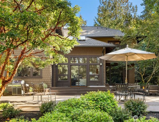 13223 NE Cambridge Crest Way, Bainbridge Island, WA 98110