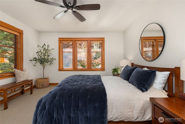 13223 NE Cambridge Crest Way, Bainbridge Island, WA 98110