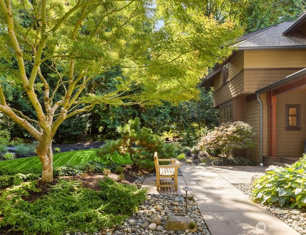 13223 NE Cambridge Crest Way, Bainbridge Island, WA 98110