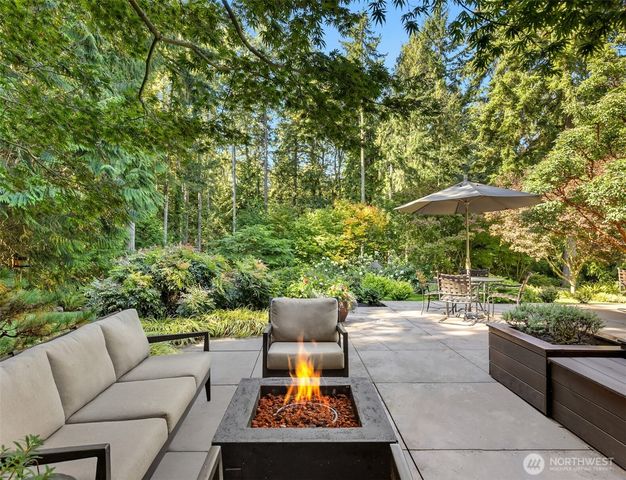13223 NE Cambridge Crest Way, Bainbridge Island, WA 98110