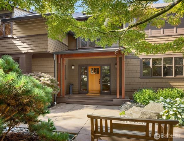 13223 NE Cambridge Crest Way, Bainbridge Island, WA 98110