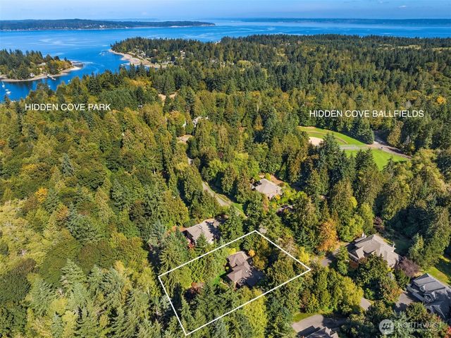 13223 NE Cambridge Crest Way, Bainbridge Island, WA 98110