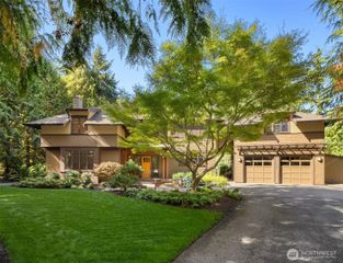 13223 NE Cambridge Crest Way, Bainbridge Island, WA 98110