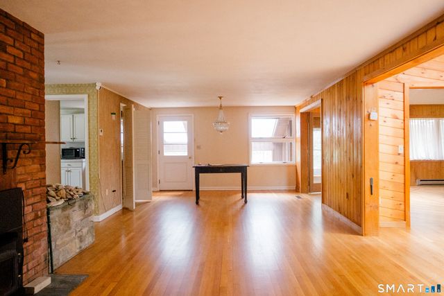 9 Eastwood Road, Mansfield, CT 06268