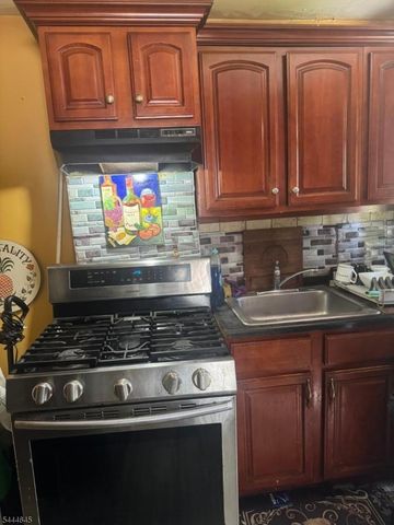 787 W Scott Ave, Rahway City, NJ 07065