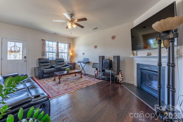 1239 Kent Downs Avenue SW, Concord, NC 28027