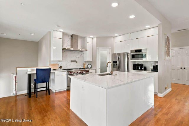 5415 River Creek Ct, Prospect, KY 40059