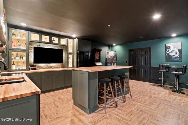 5415 River Creek Ct, Prospect, KY 40059