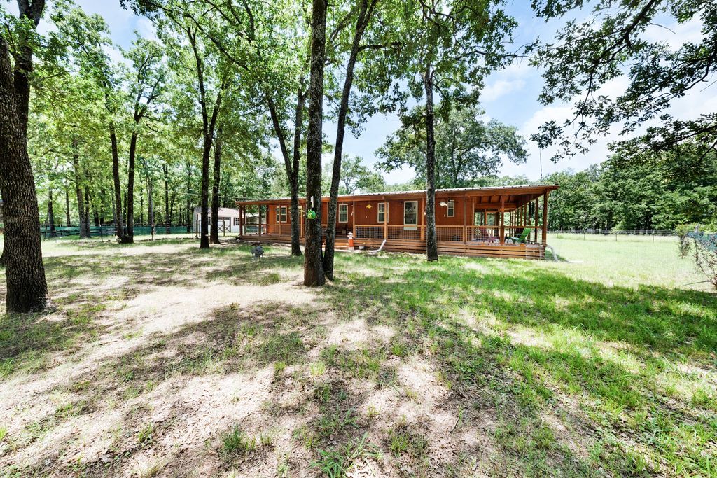 1213 Raintree Road, West Tawakoni, TX 75474