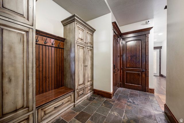 9685 N 5800 W, Highland, UT 84003