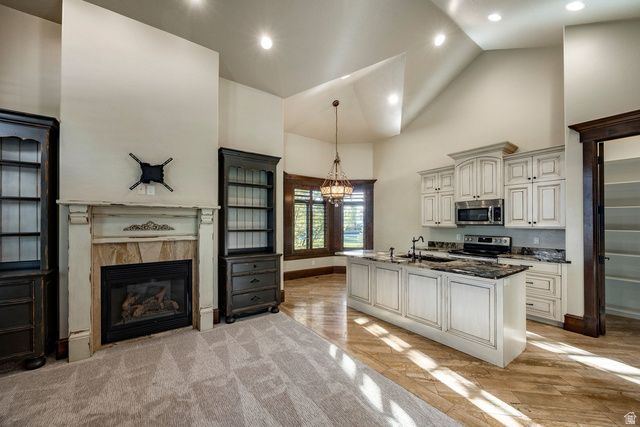 9685 N 5800 W, Highland, UT 84003