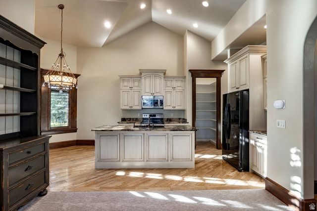 9685 N 5800 W, Highland, UT 84003