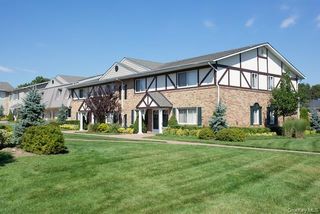 90 Moonlight Walk 90, Holbrook, NY 11741