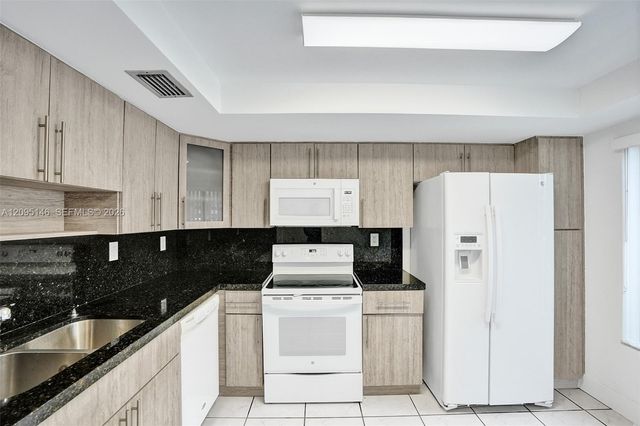 16500 NE 27th Avenue 53, North Miami Beach, FL 33160