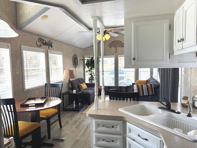 506 Sunset Circle, Edgerton, WI 53534