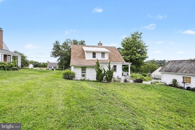1146 ROTH CHURCH RD, Spring Grove, PA 17362