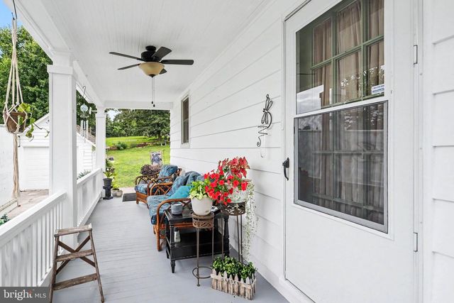1146 ROTH CHURCH RD, Spring Grove, PA 17362
