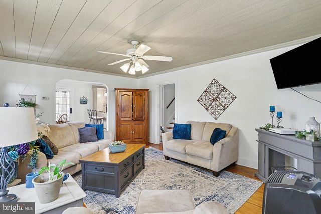 1146 ROTH CHURCH RD, Spring Grove, PA 17362