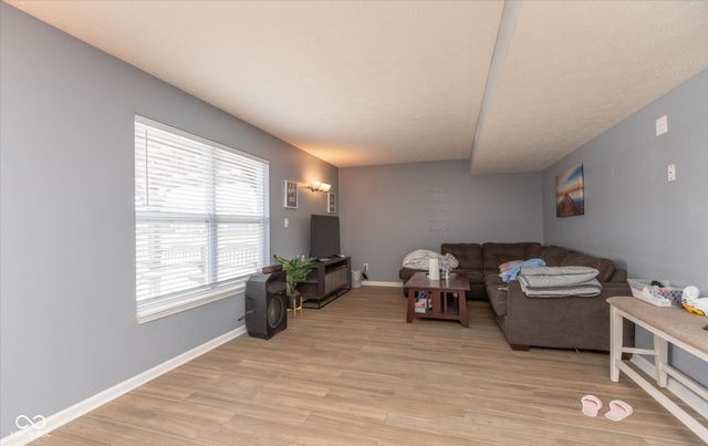 254 Halldale Drive, Whiteland, IN 46184