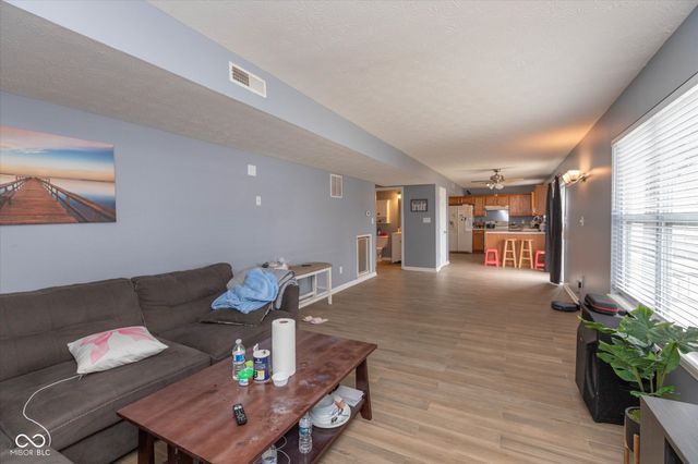 254 Halldale Drive, Whiteland, IN 46184