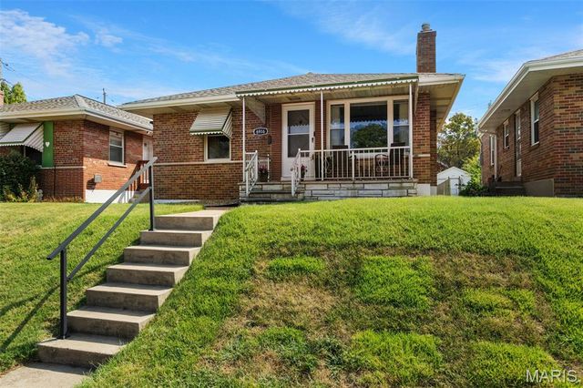 6916 Hampton Avenue, St Louis, MO 63109