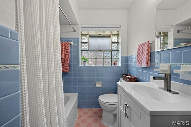 6916 Hampton Avenue, St Louis, MO 63109
