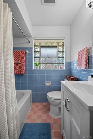 6916 Hampton Avenue, St Louis, MO 63109